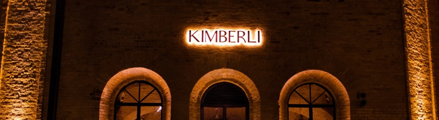 In August, the Kimberli boutique operates as a bar only!