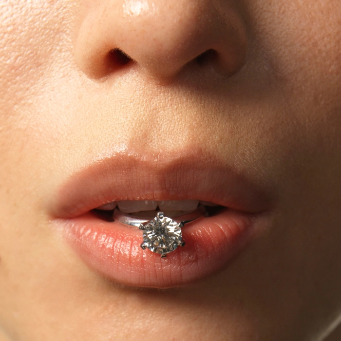 Каблучка з білого золота з діамантом 1,7 карат - К100042.75