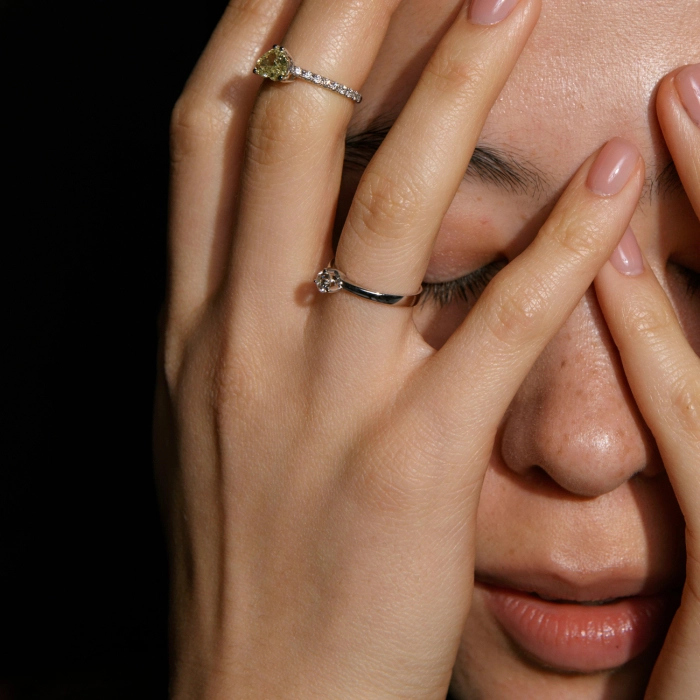 Каблучка з діамантом у білому золоті  - К100083