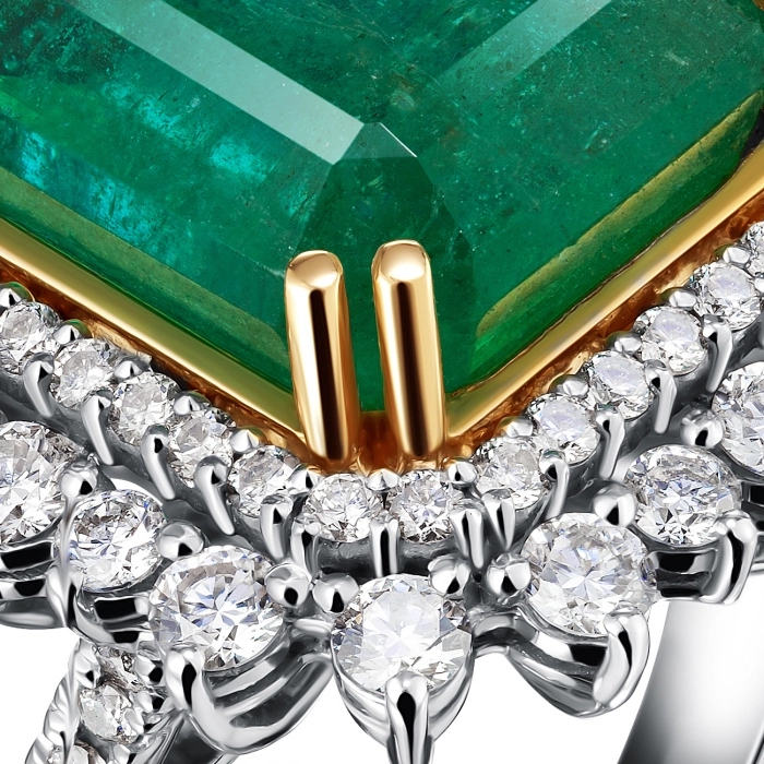 GOLD RING WITH EMERALD AND DIAMONDS - К100238и
