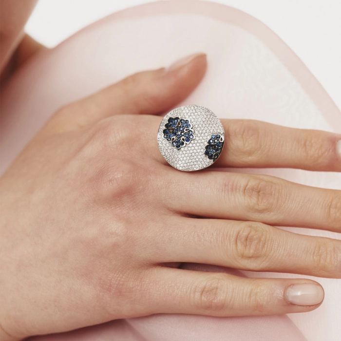 GOLD RING WITH SAPPHIRES AND DIAMONDS - К100276