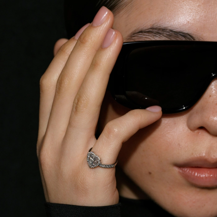 Каблучка «Серце кохання» з діамантами у білому золоті - К100307