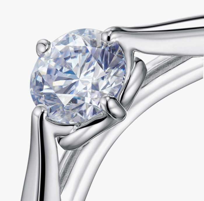 Кольцо из белого золота с центральным бриллиантом - К100352.52