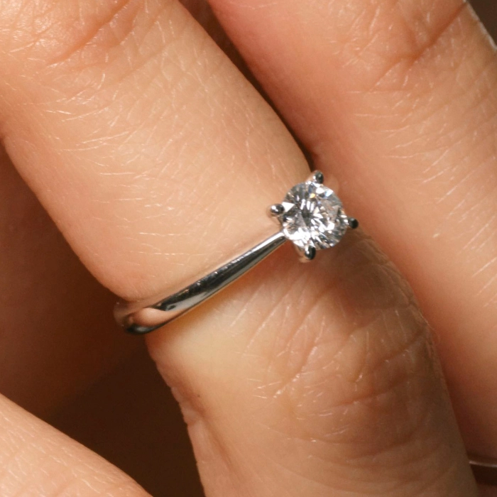 Золотое кольцо с бриллиантом 0,5 карат - К100374