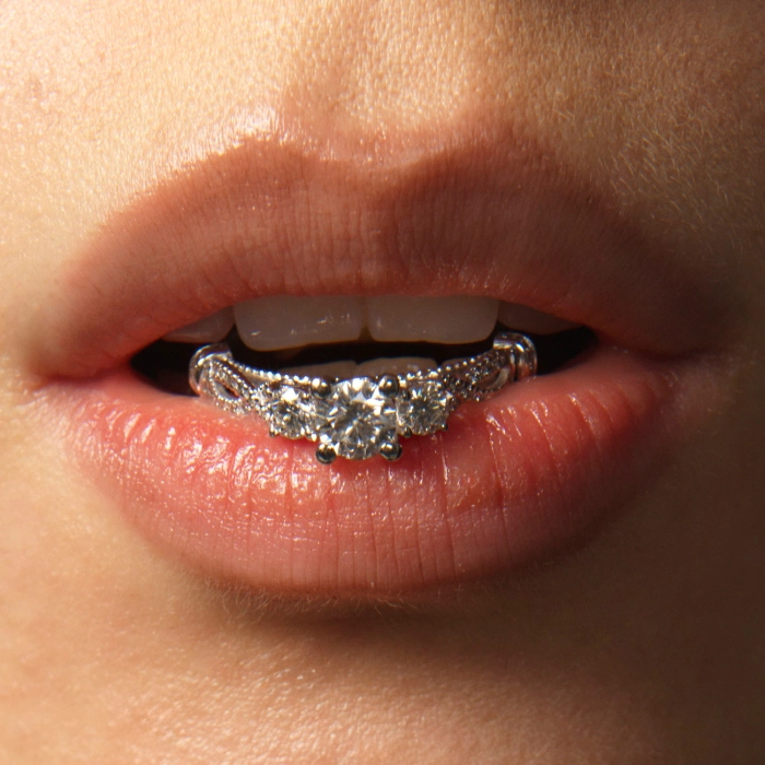 Vintage White Gold Diamond Ring - К1197.52