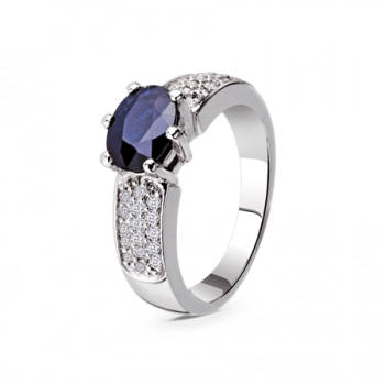 GOLD RING WITH SAPPHIRE AND DIAMONDS - K1630