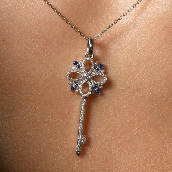 Подвеска «Ключ к сердцу» с бриллиантами и сапфирами - П634с