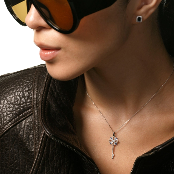 Подвеска «Ключ к сердцу» с бриллиантами и сапфирами - П634с