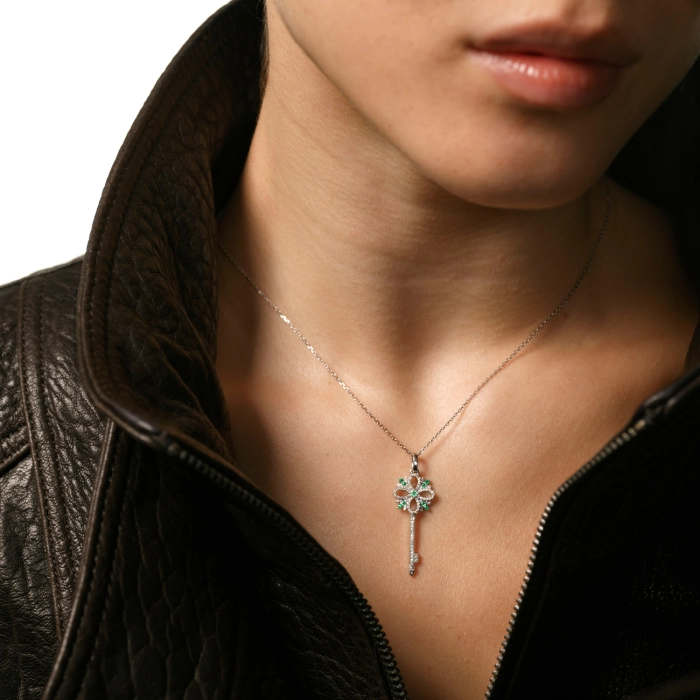 Key pendant with diamonds and emeralds - П634и