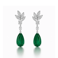 Gold Earrings with Large Pear-Shaped Emeralds and Diamonds - С200219и