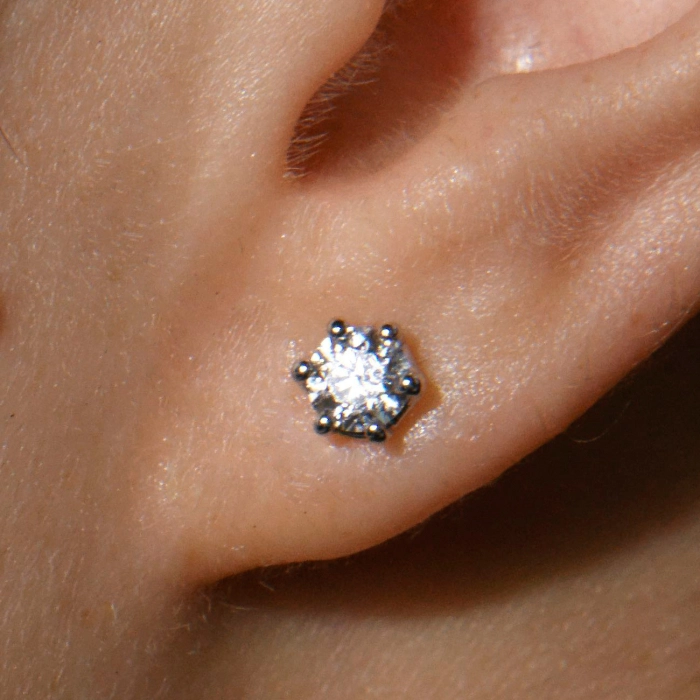 Класичні діамантові сережки-гвоздики з білого золота - С2803